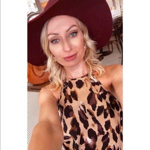 Meet your Posher, Claire